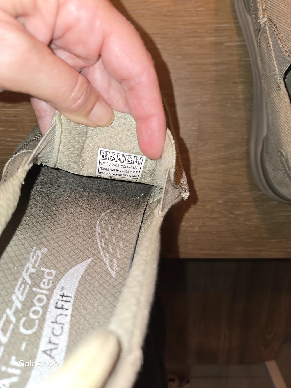 Skechers Air Cooled Arch Fit Men’s 8.5 Slip-On Casual Shoes in Beige